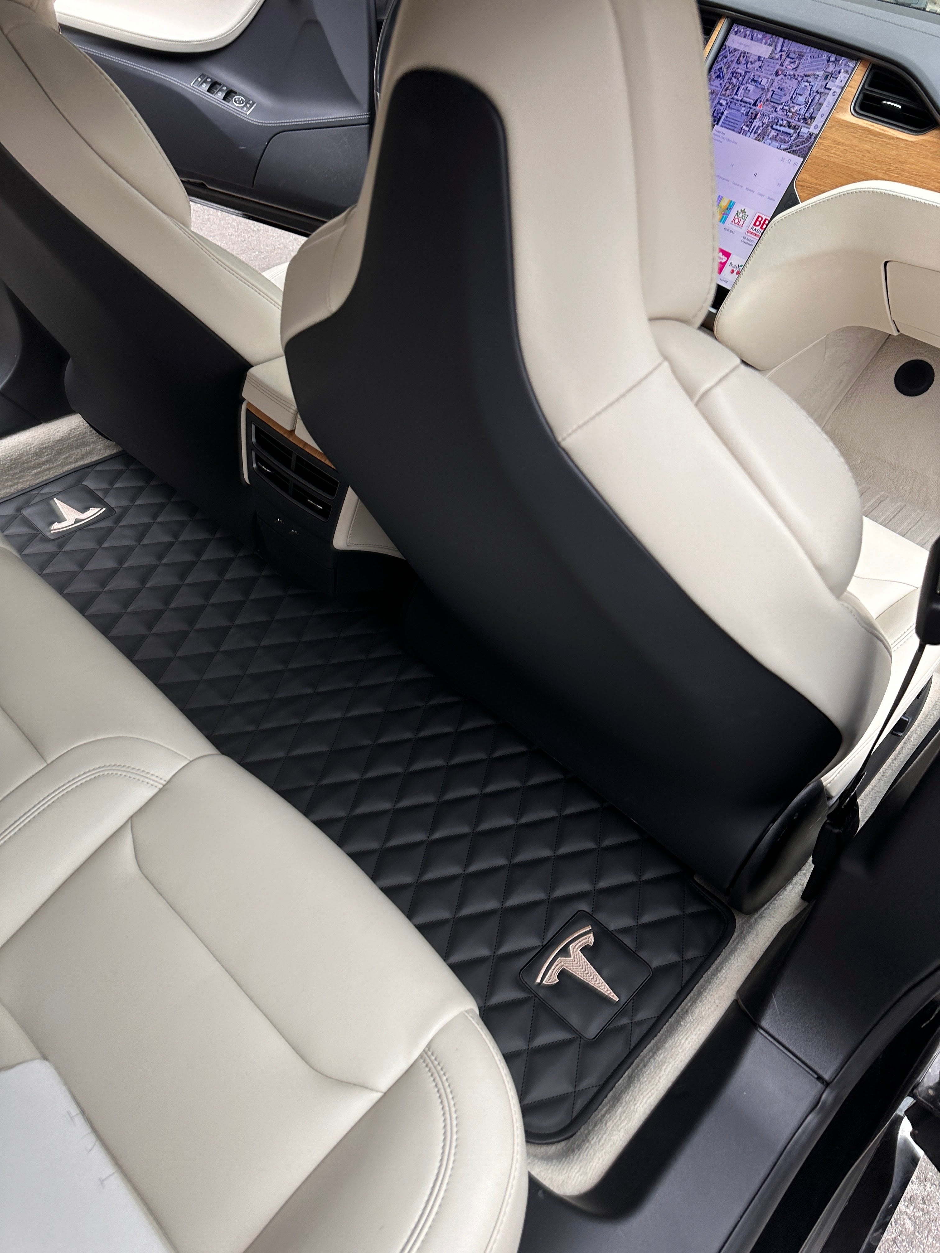 Luxuriöse Fußmatten nach Maß für Tesla