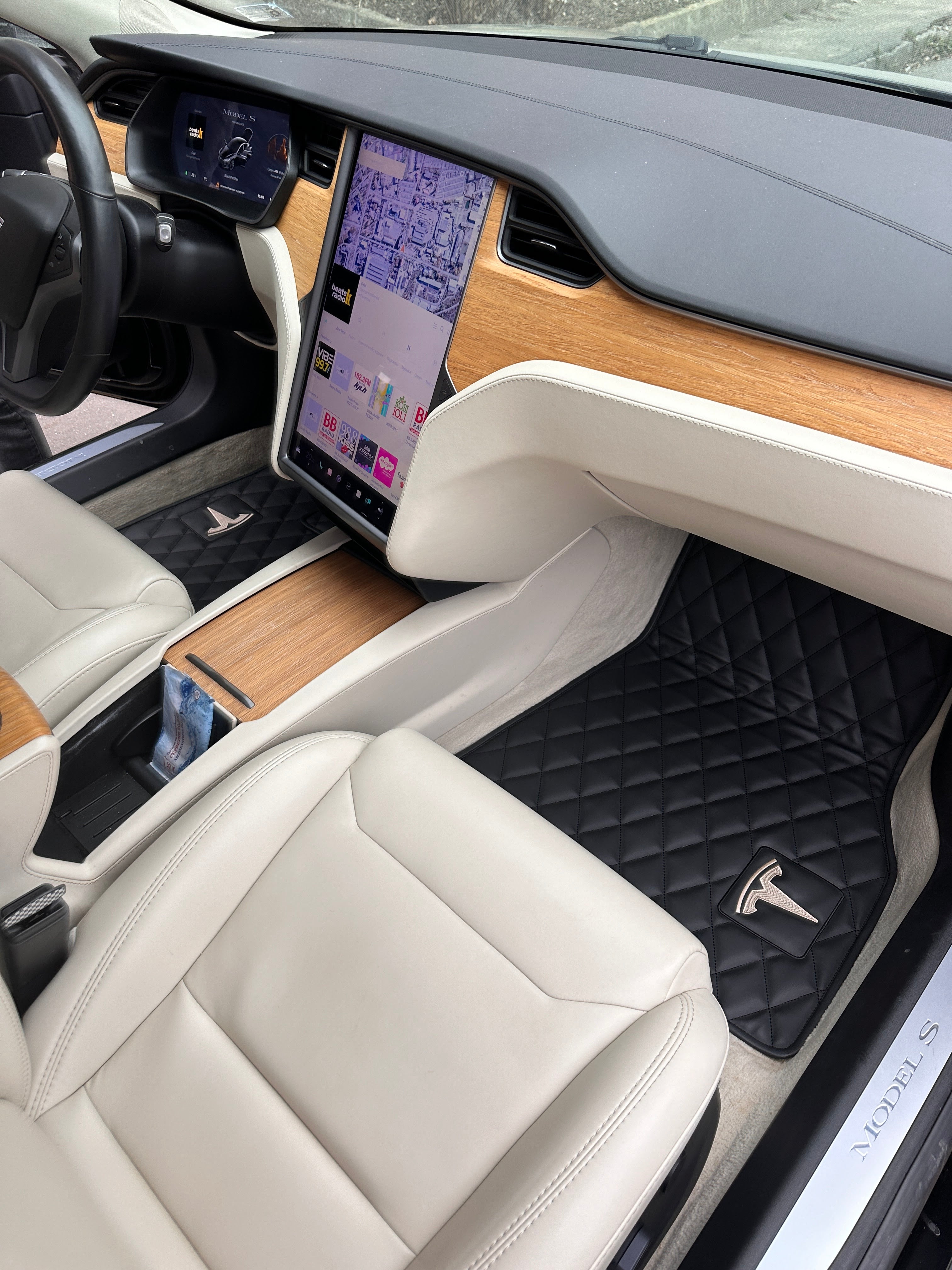 Luxuriöse Fußmatten nach Maß für Tesla