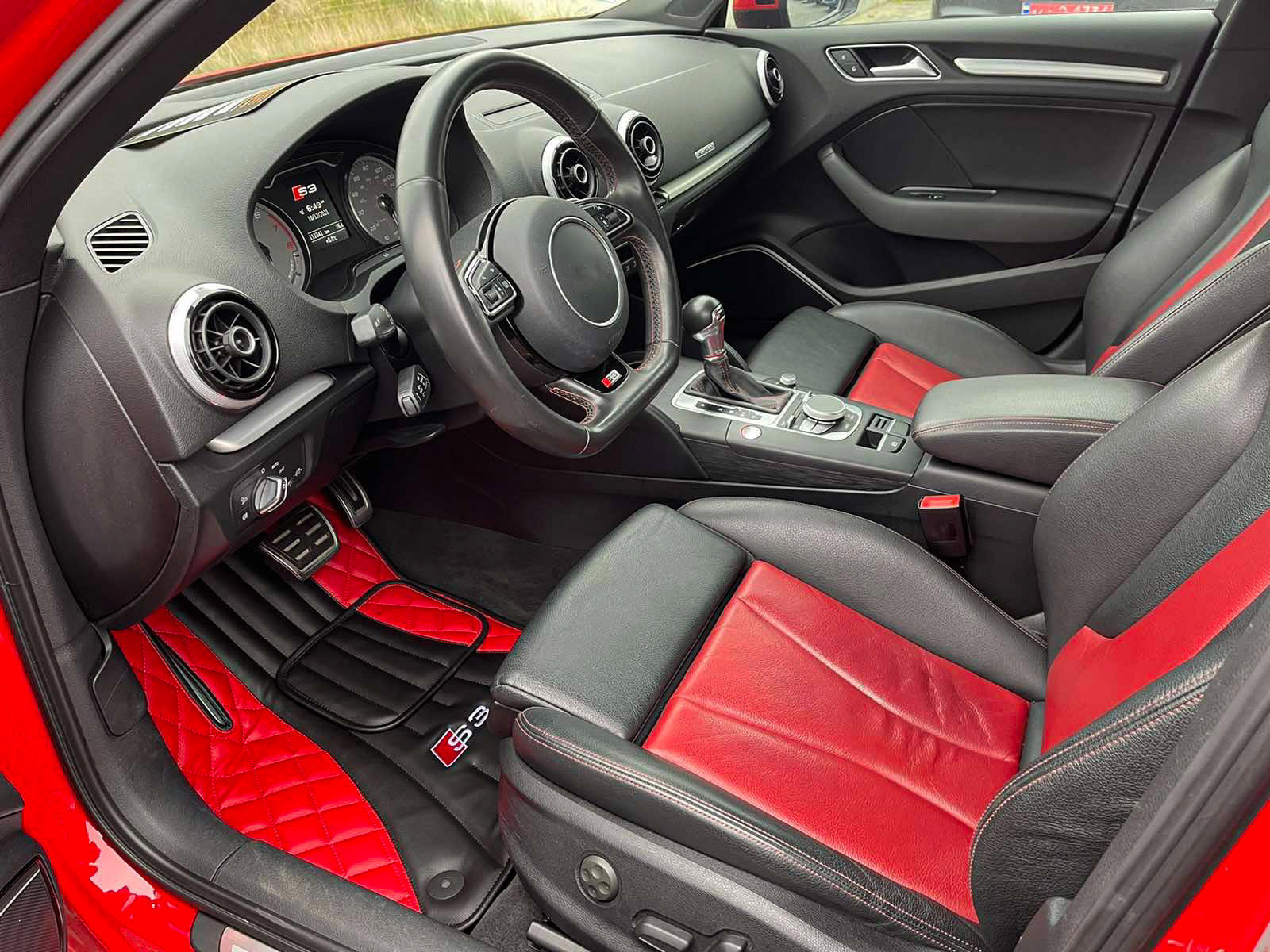 Luxury Custom Floor Mats for Audi