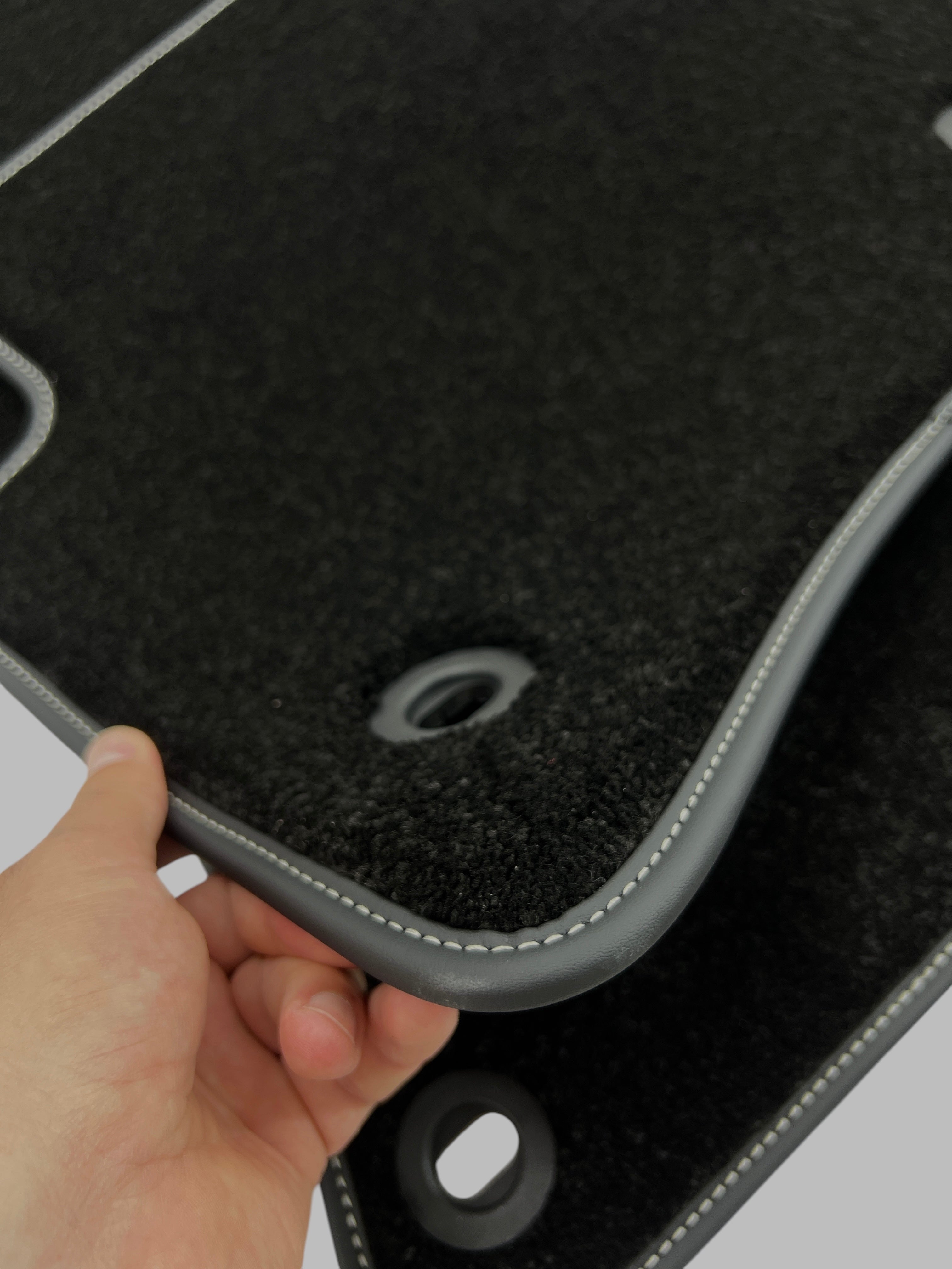 Premium custom carpet mats for Range Rover
