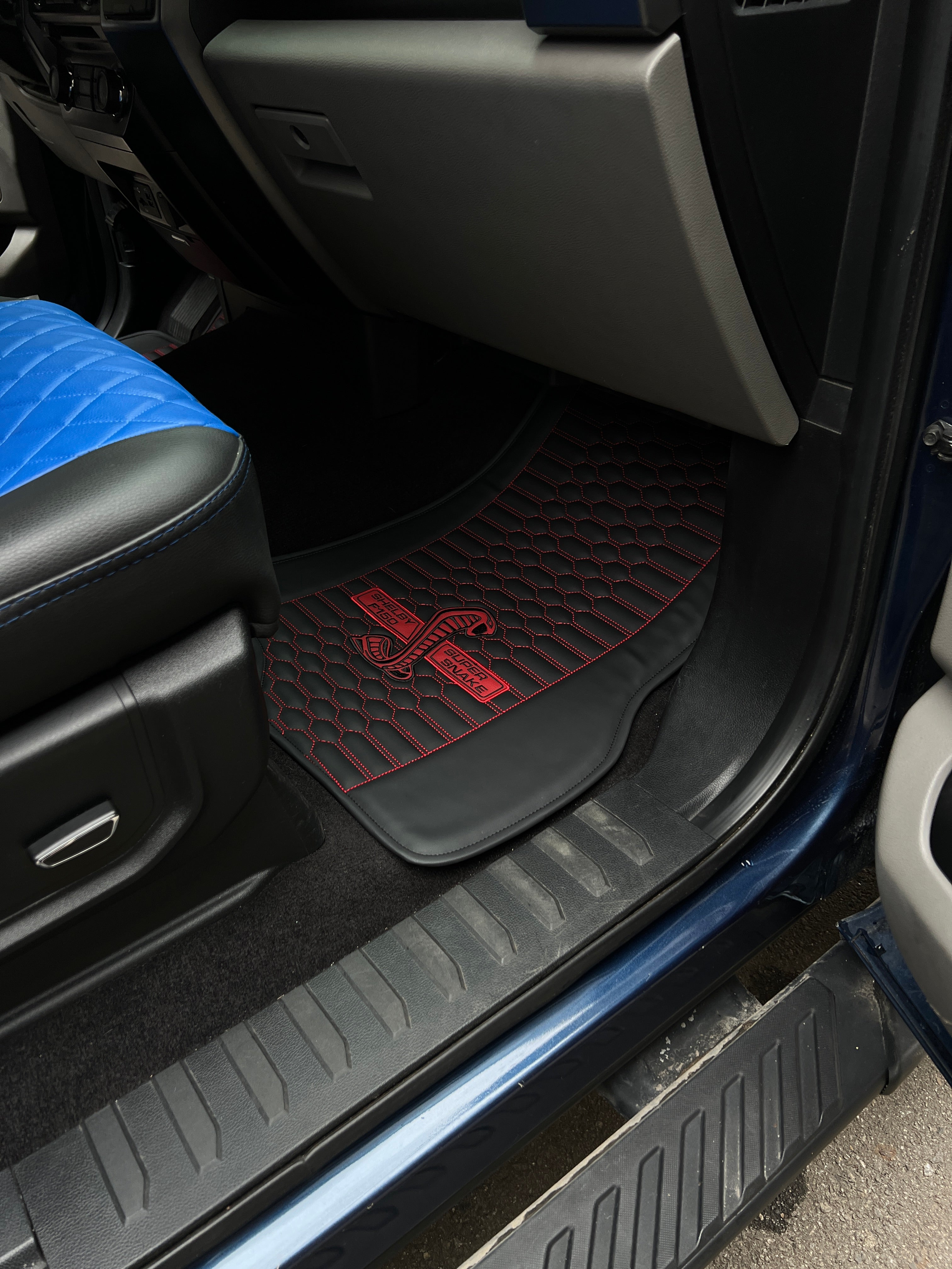 Fußmatten für den Shelby Ford F150 Super Snake (SuperCrew F150)