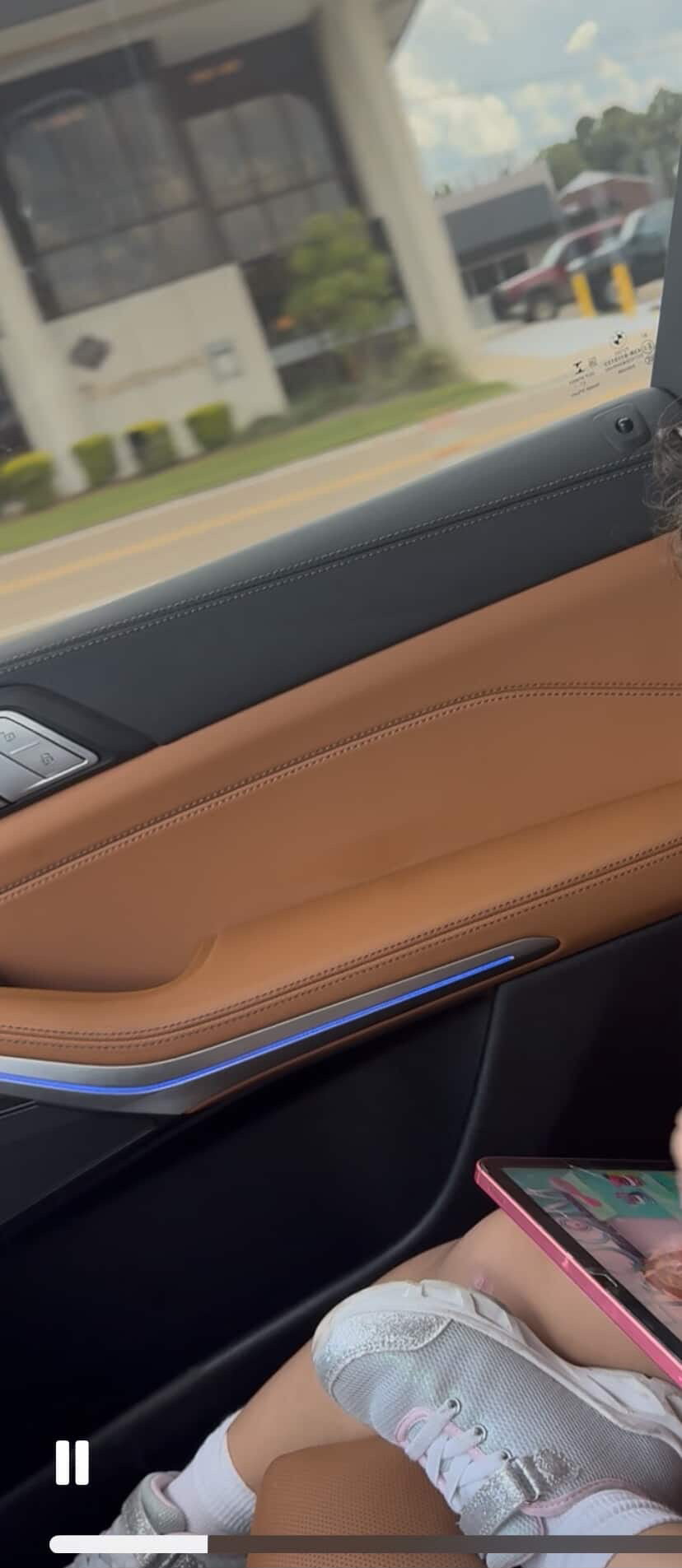 Luxury Custom Floor Mats for BMW X7 in a combined design to match the color of the car interior in the passenger compartment and trunk