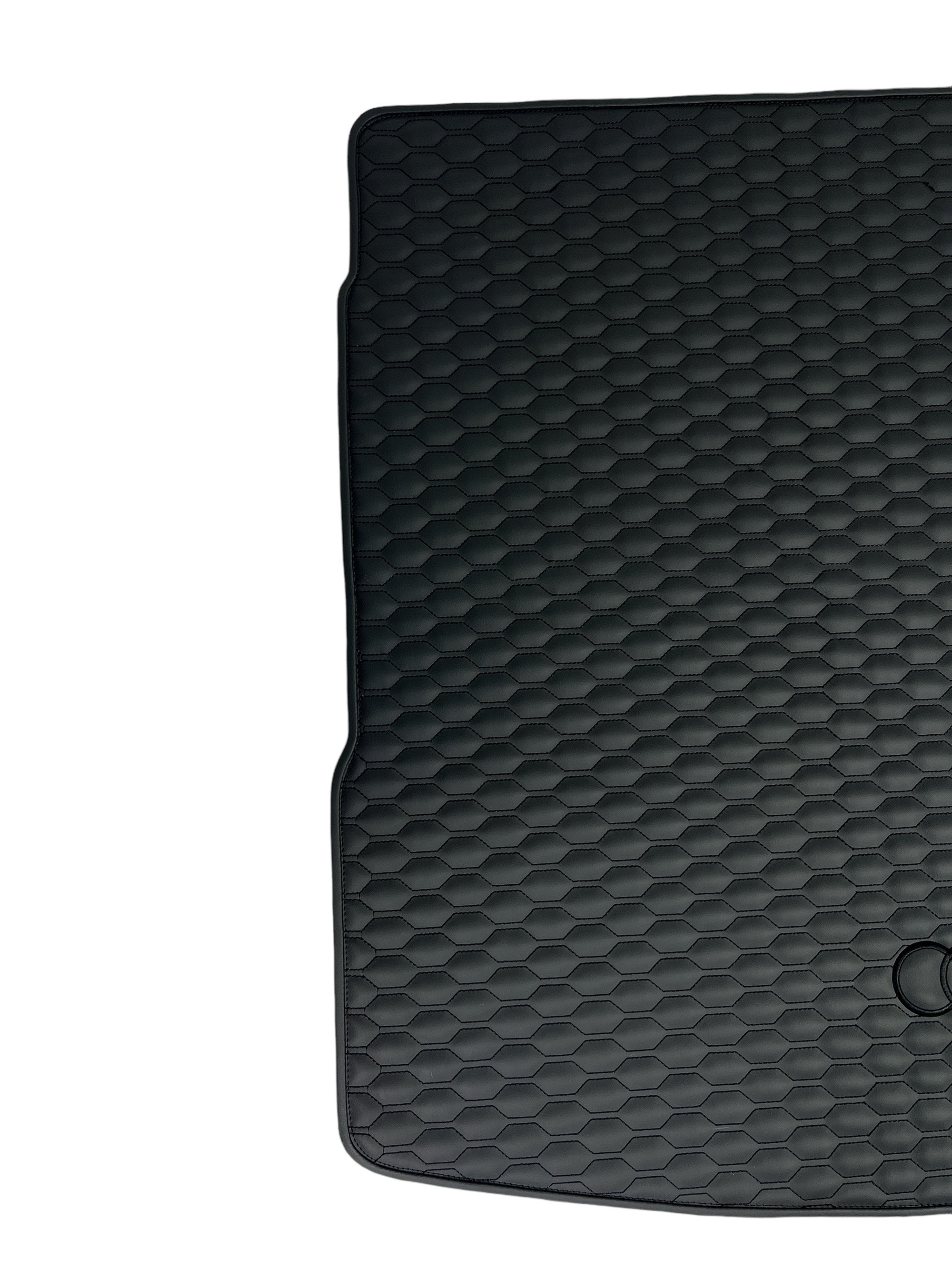 Kofferraummatten im Design "Kleiner Kamm" Total Black