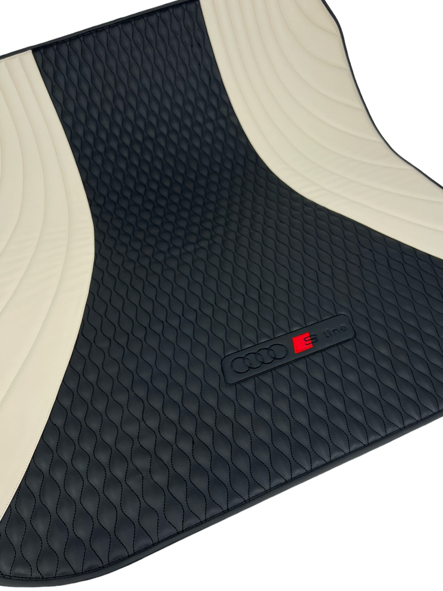 Kofferraummatten im Design „Figurenkombination“ Schwarz und Beige