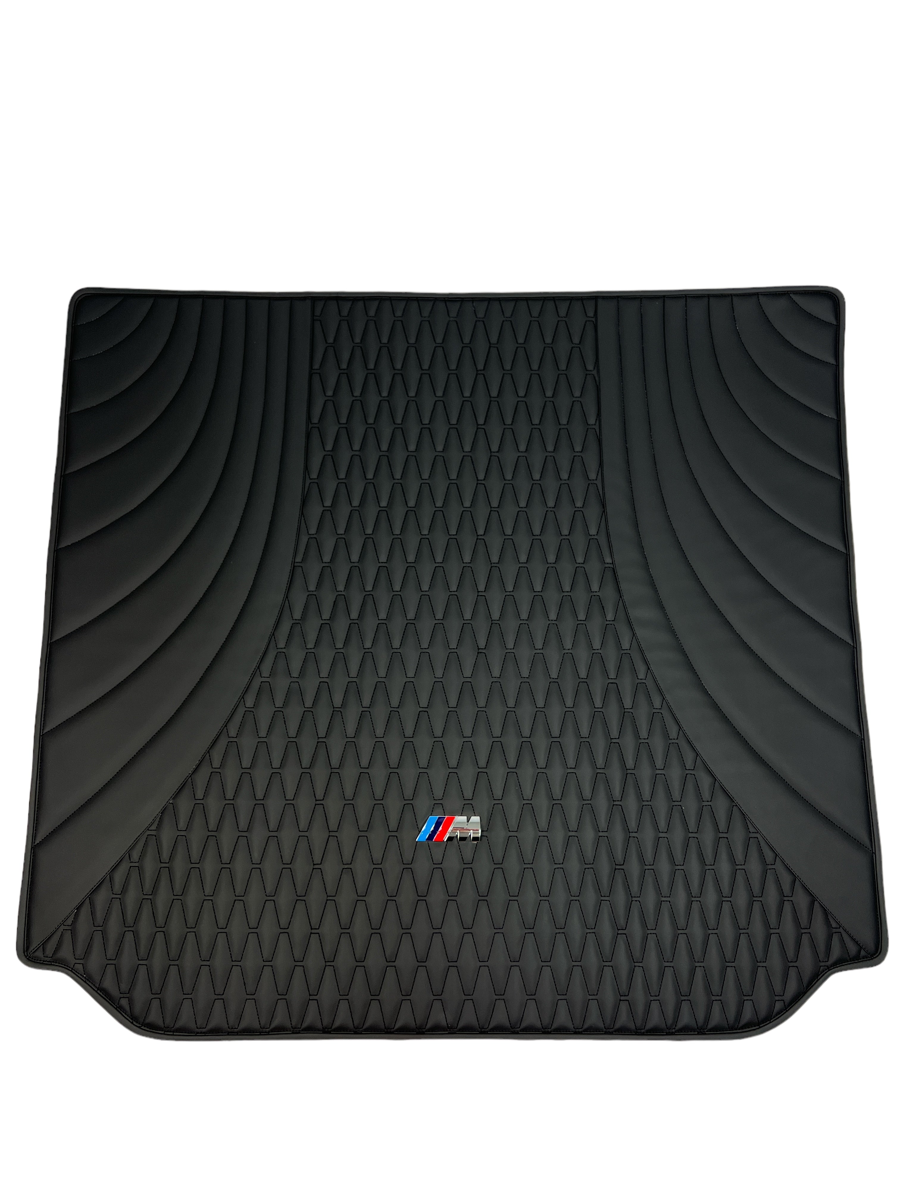 Kofferraummatten im Design "Figur langer Kamm" schwarz mit Aufschrift M