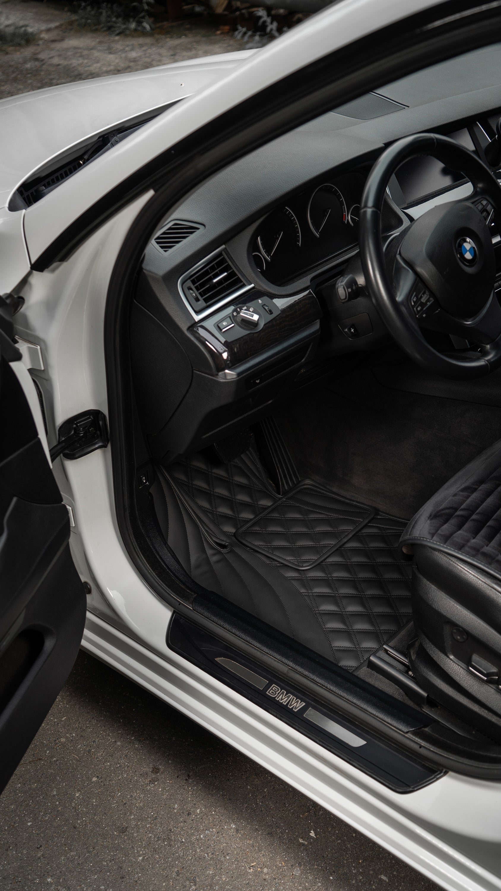 Car Floor Mats in "Figure Double Rhombus" Design Black with Gray Stitching and Edging