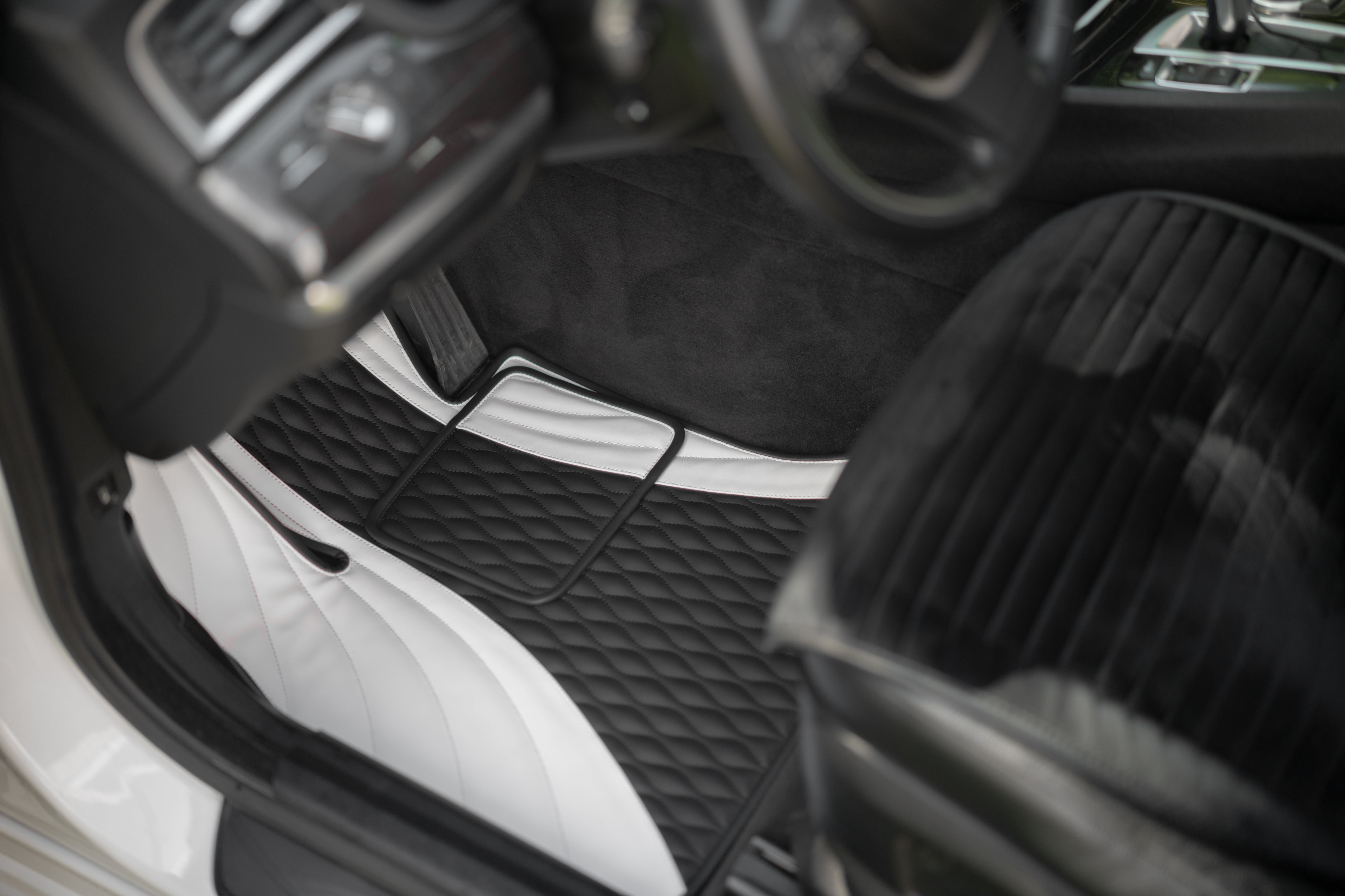 Car Floor Mats in "Figure Combination" Design Combined Black and White