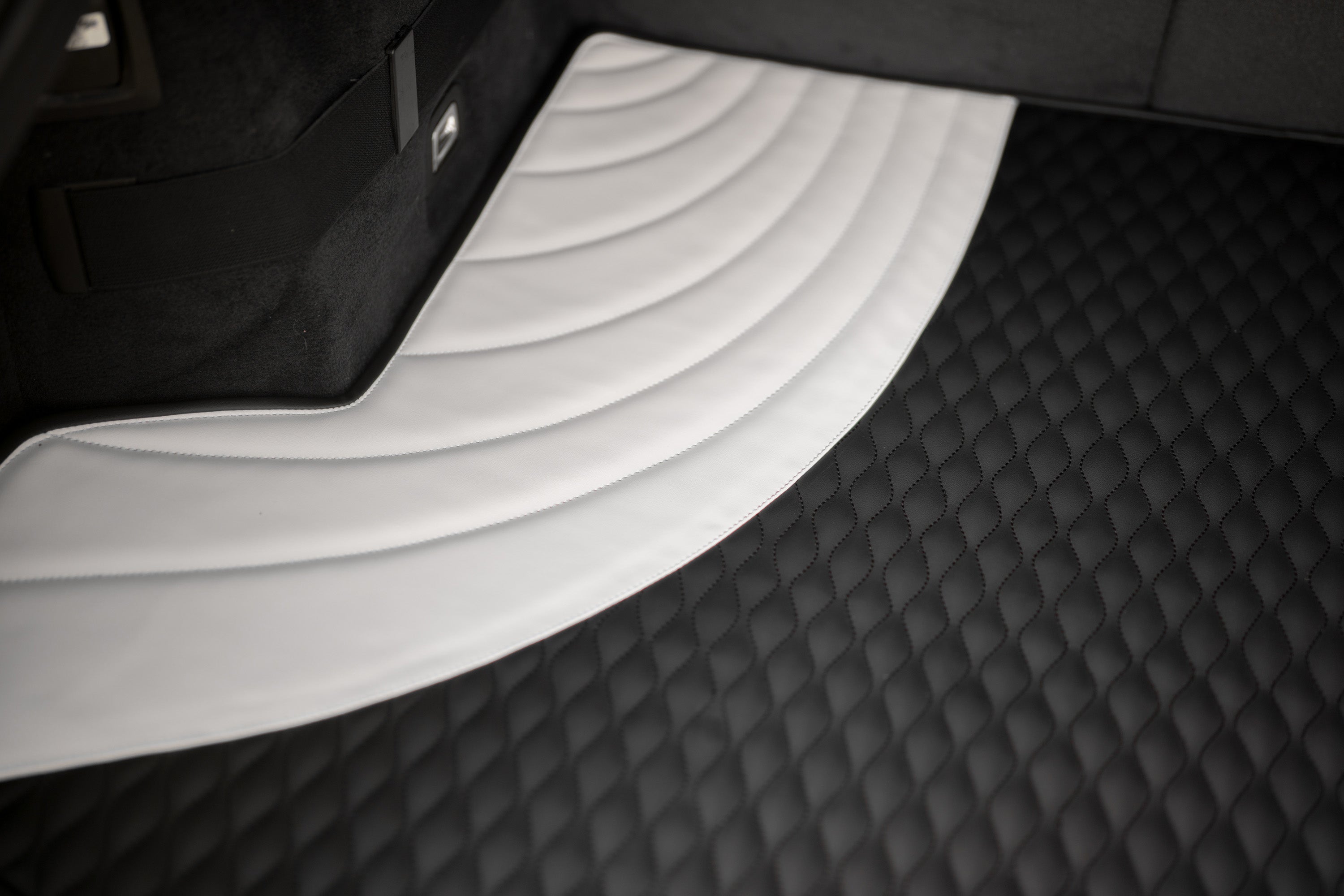 Trunk Mats in "Figure Combination" Design Black and White