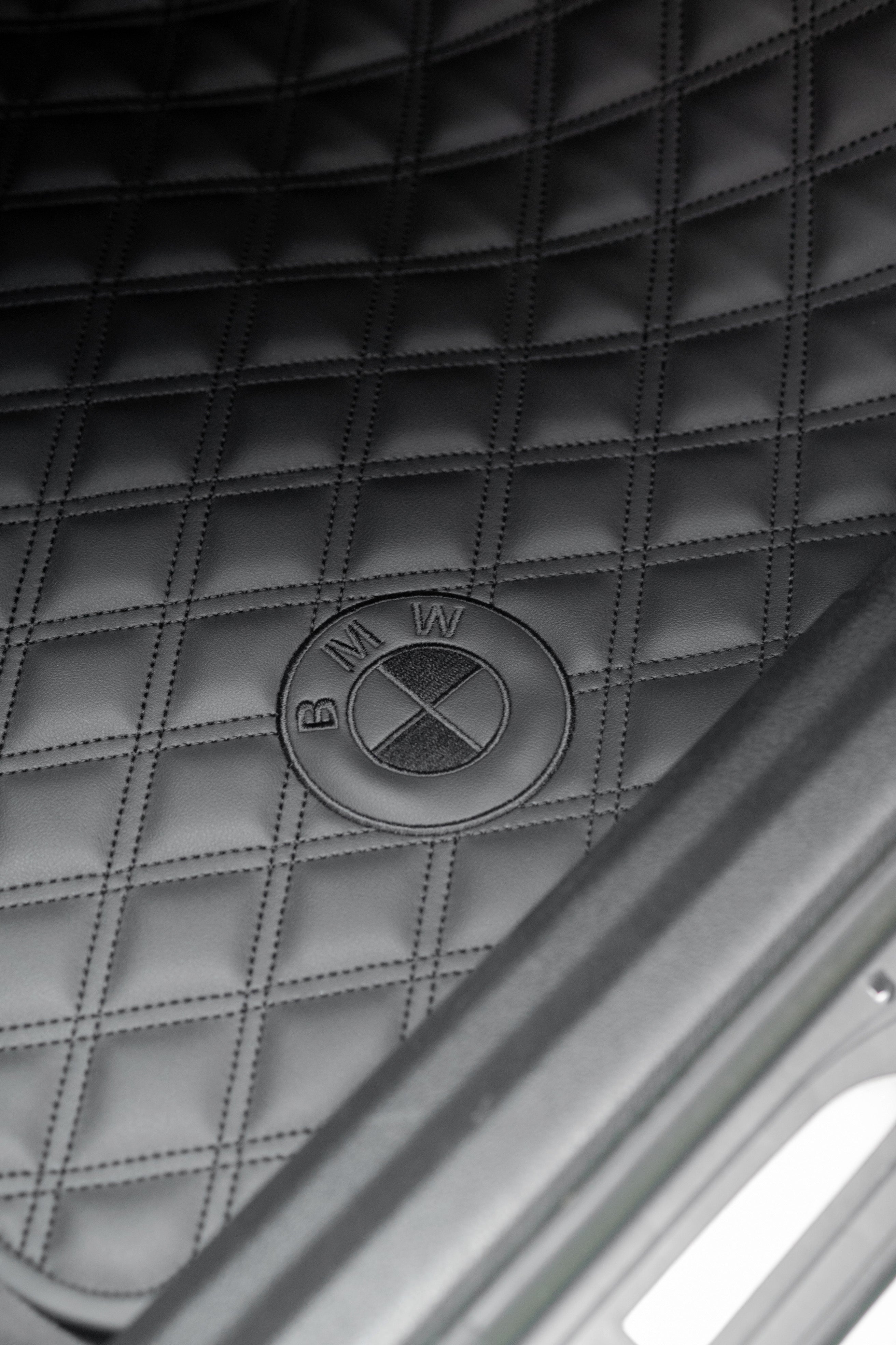 Car Floor Mats in "Double Rhombus" Design Total Black