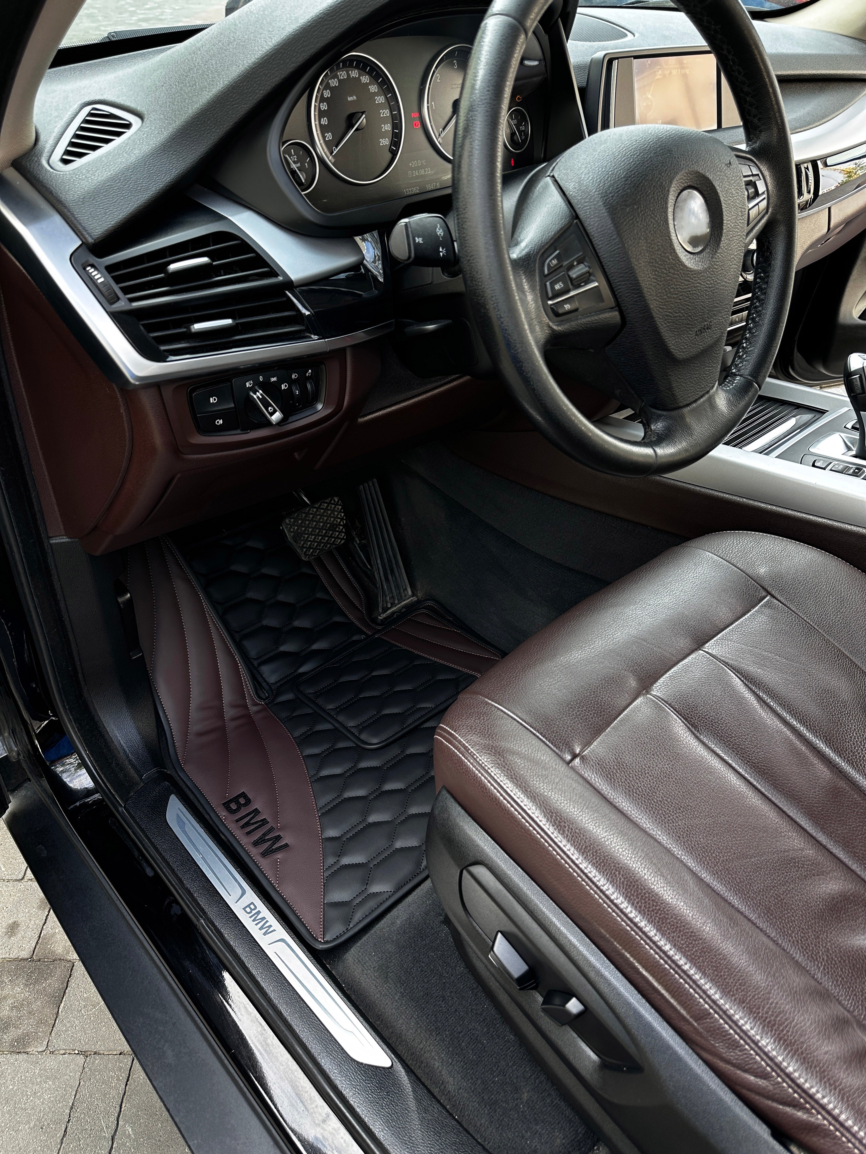 Car Floor Mats in "Figure Combination" Design Combined Black and Brown