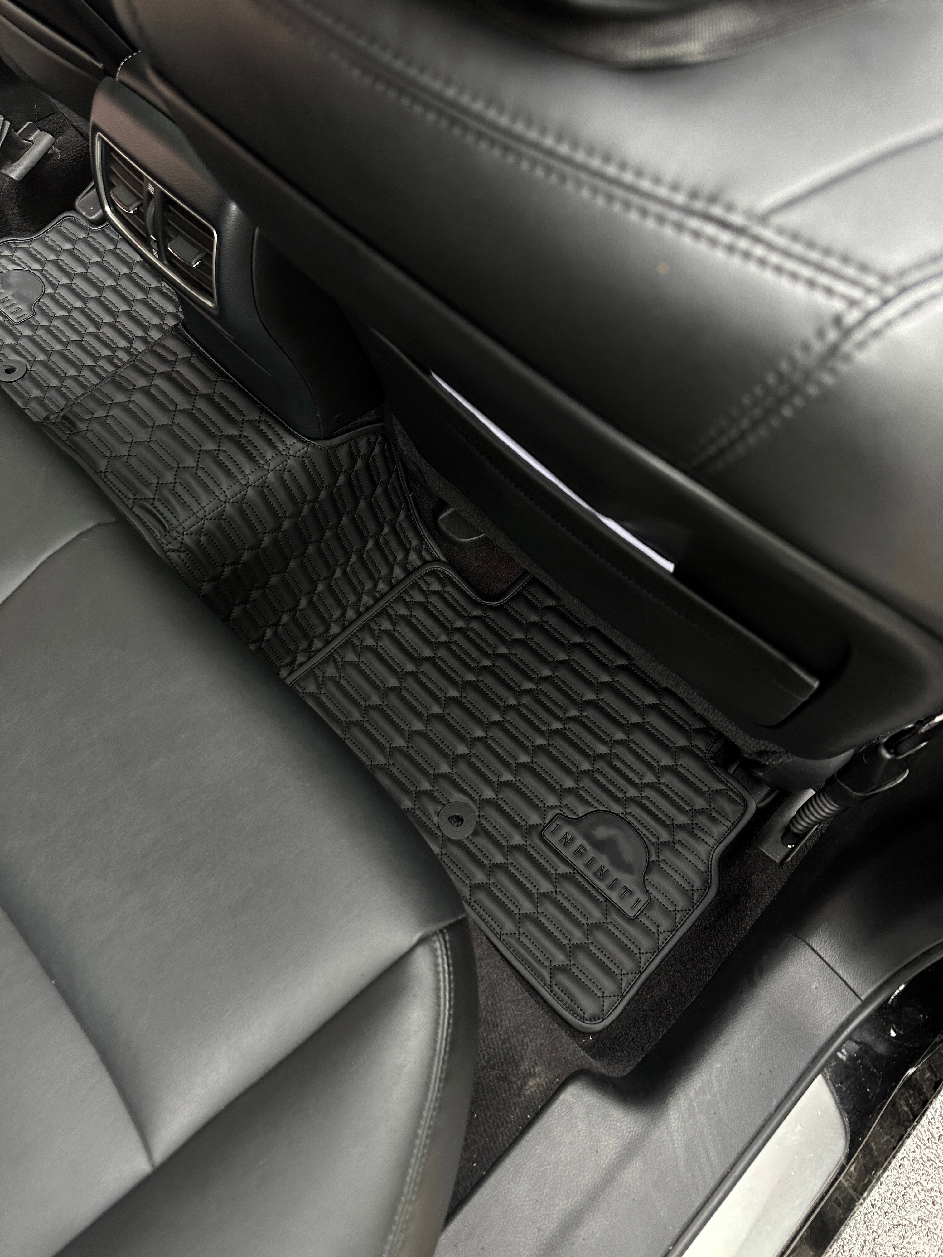 Car Floor Mats in "Double Comb" Design Total Black