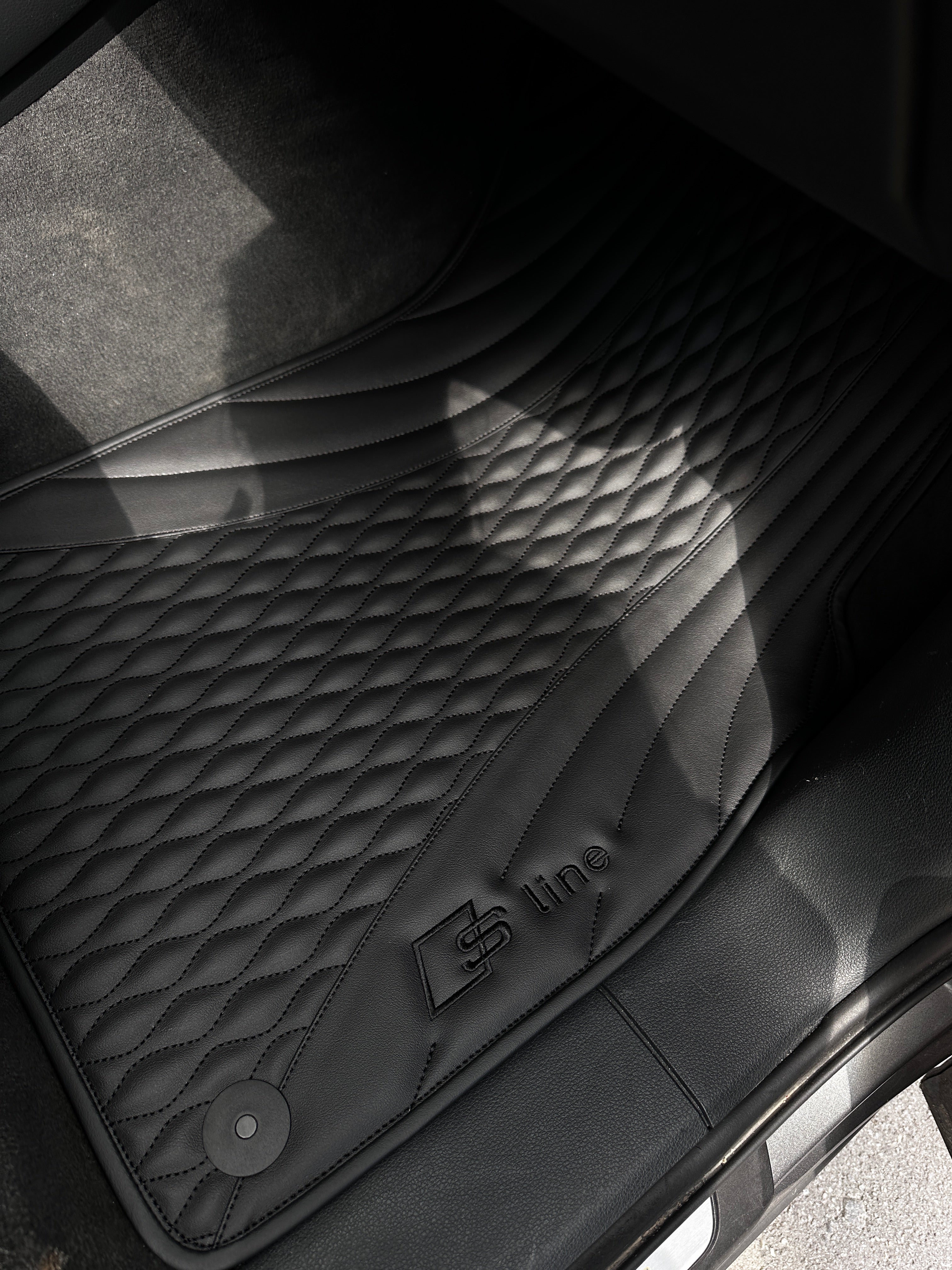 Luxury Custom Floor Mats for Audi