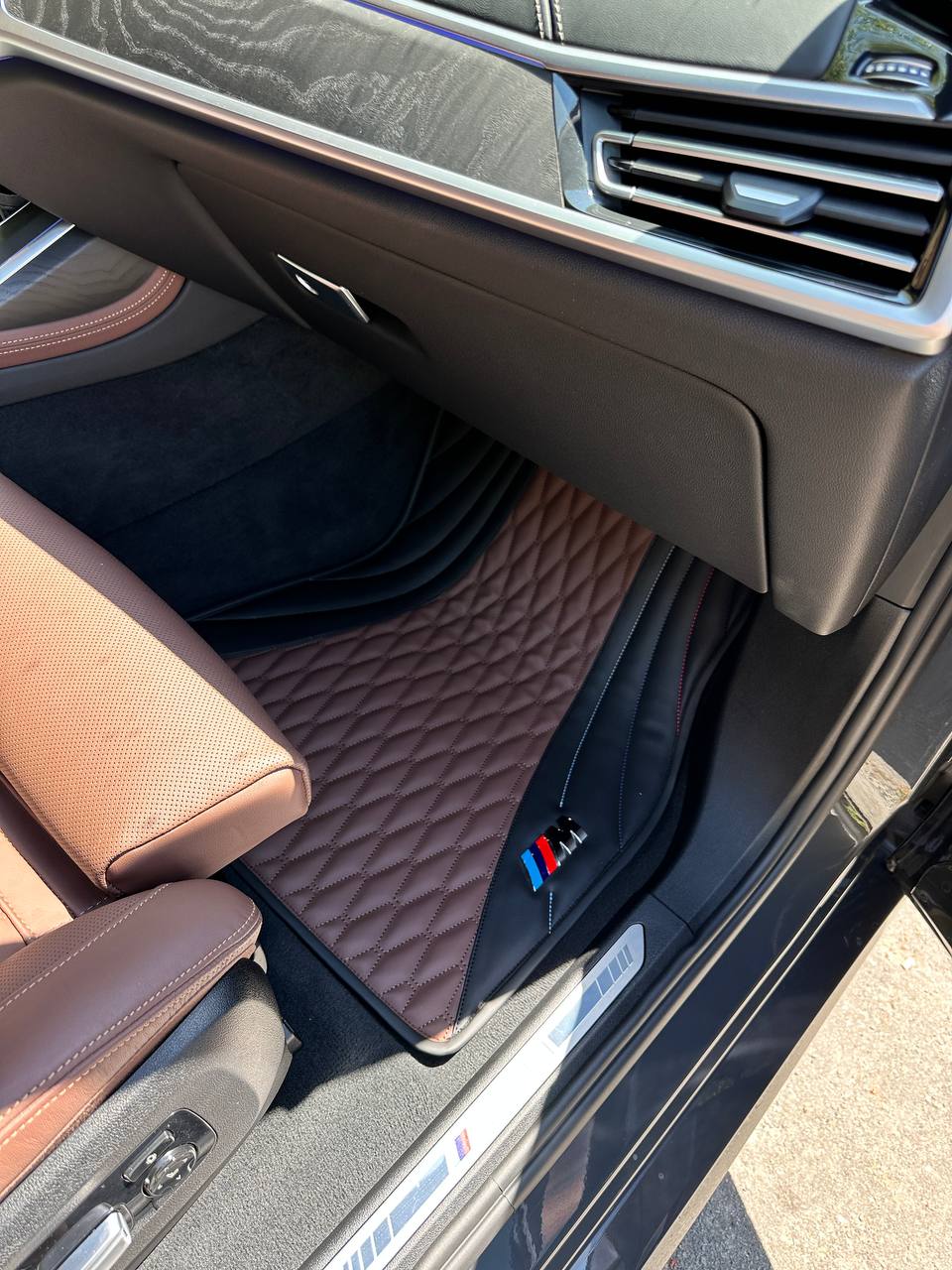 Luxuriöse Fußmatten nach Maß für BMW