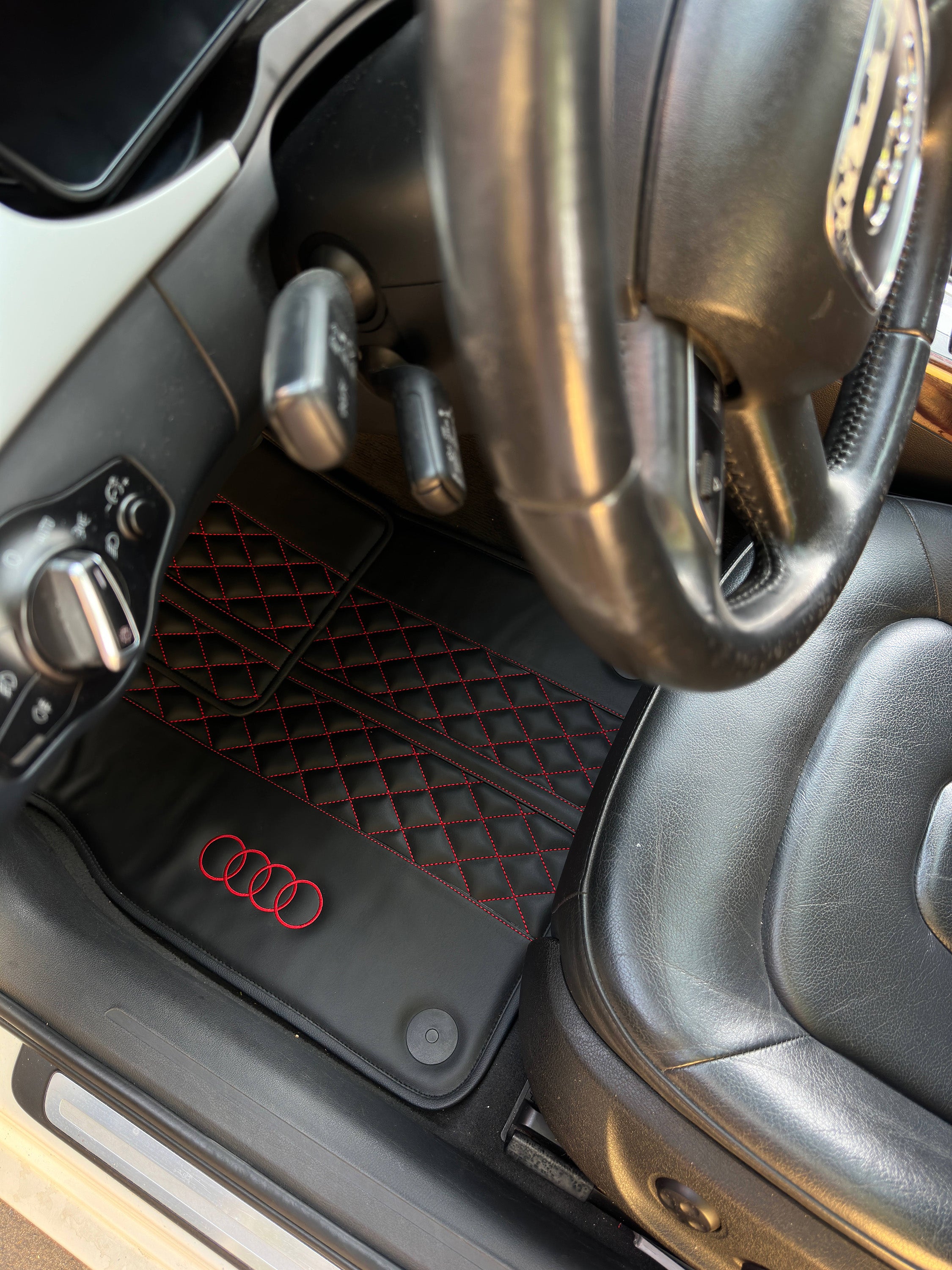 Car Floor Mats in "Highway" Design Black with Red Stitching