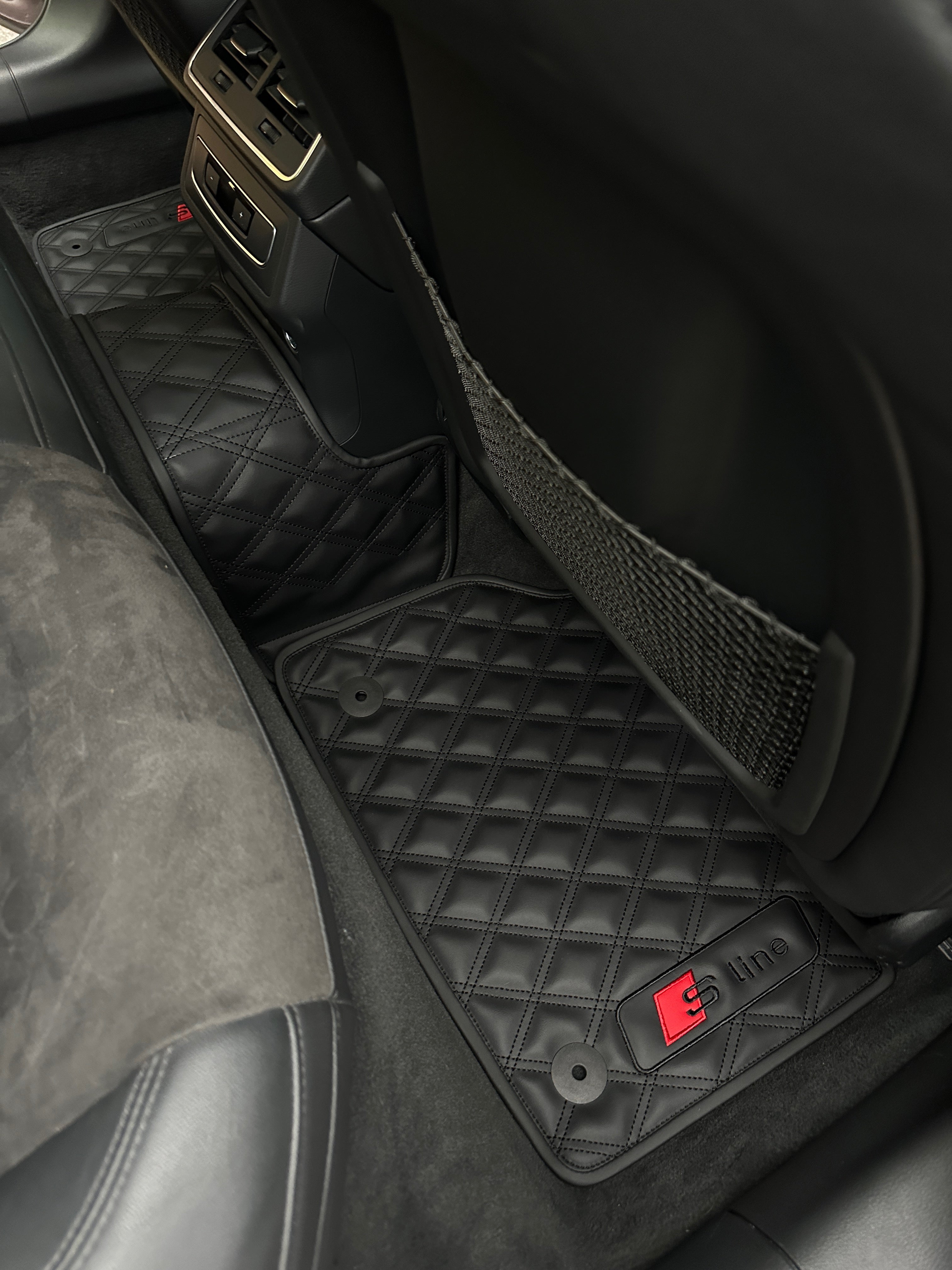 Car Floor Mats in "Double Rhombus" Design Total Black