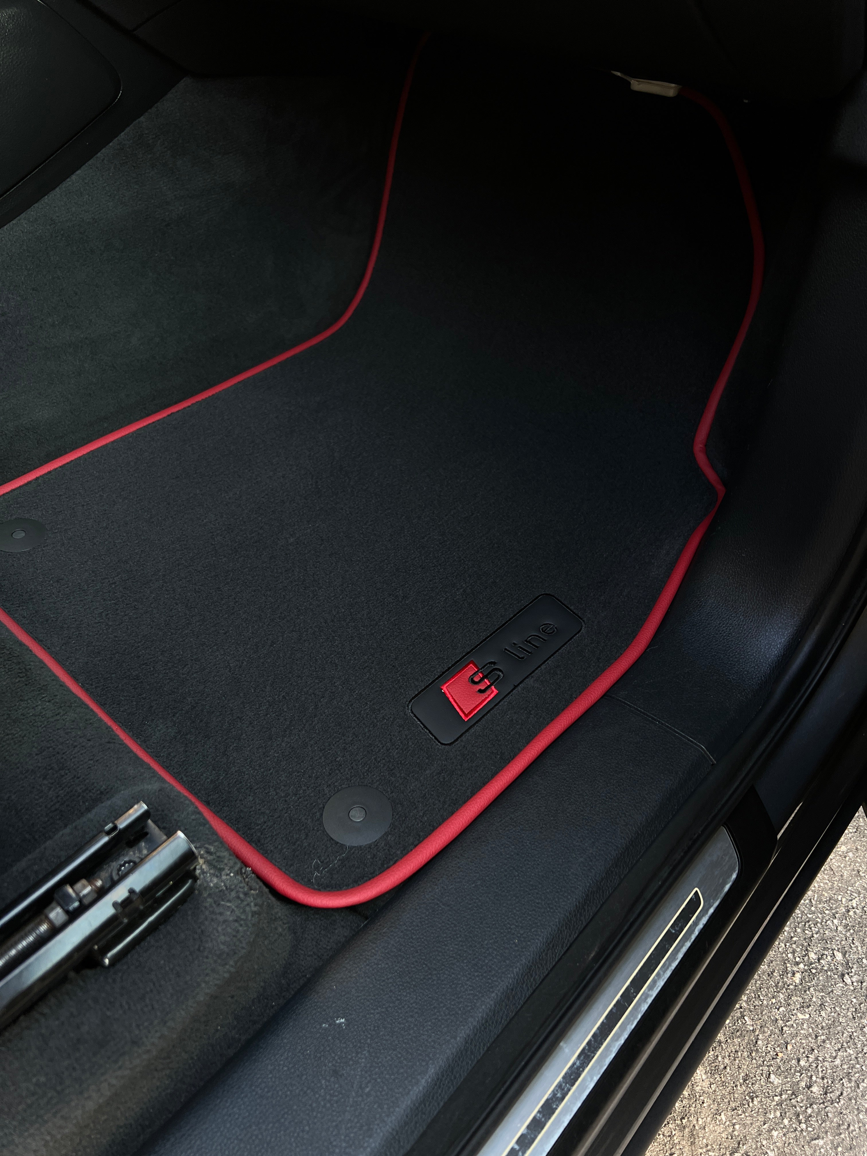 Premium custom pile mats for all Audi