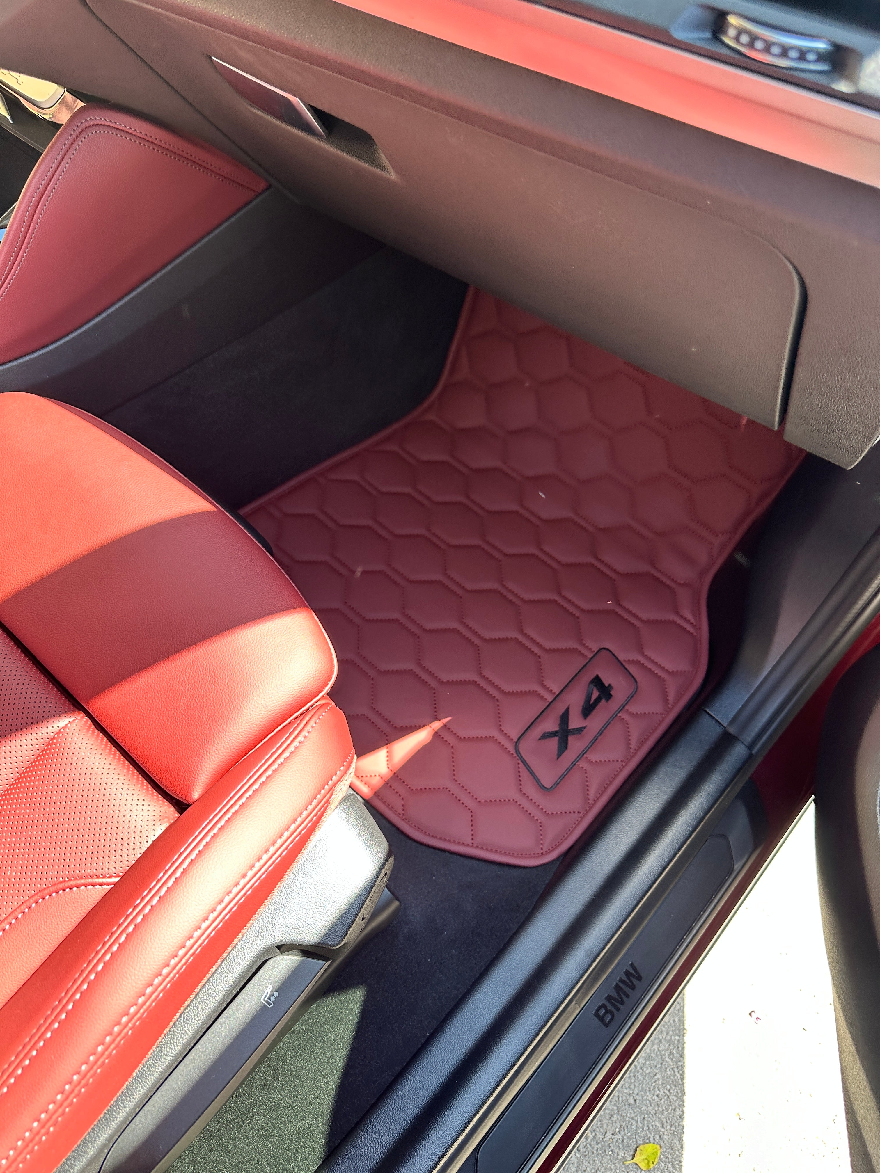 Car Floor Mats in "Big Comb" Design Red with Black Embroidery