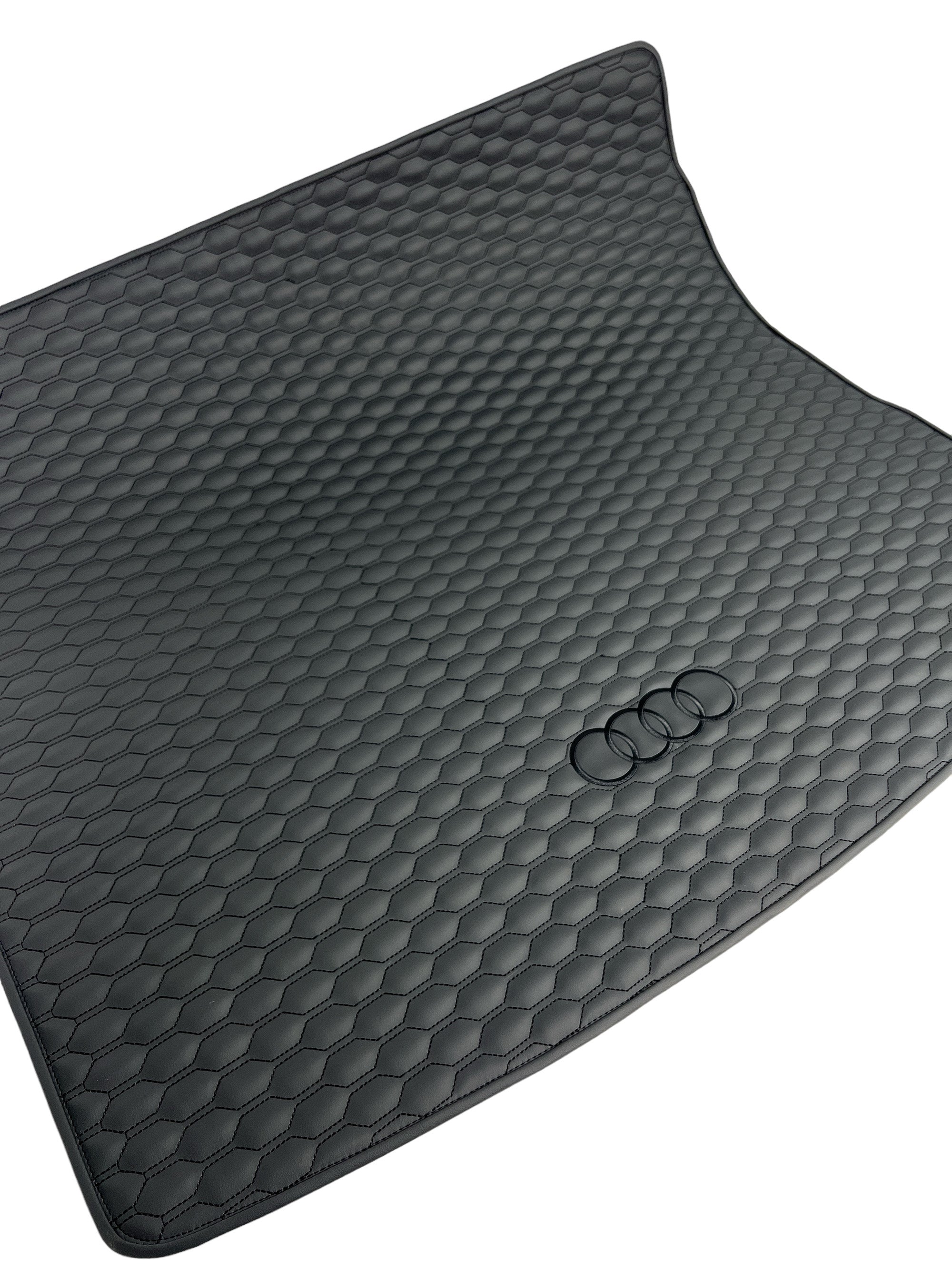 Trunk Mats in "Small Comb" Design Total Black