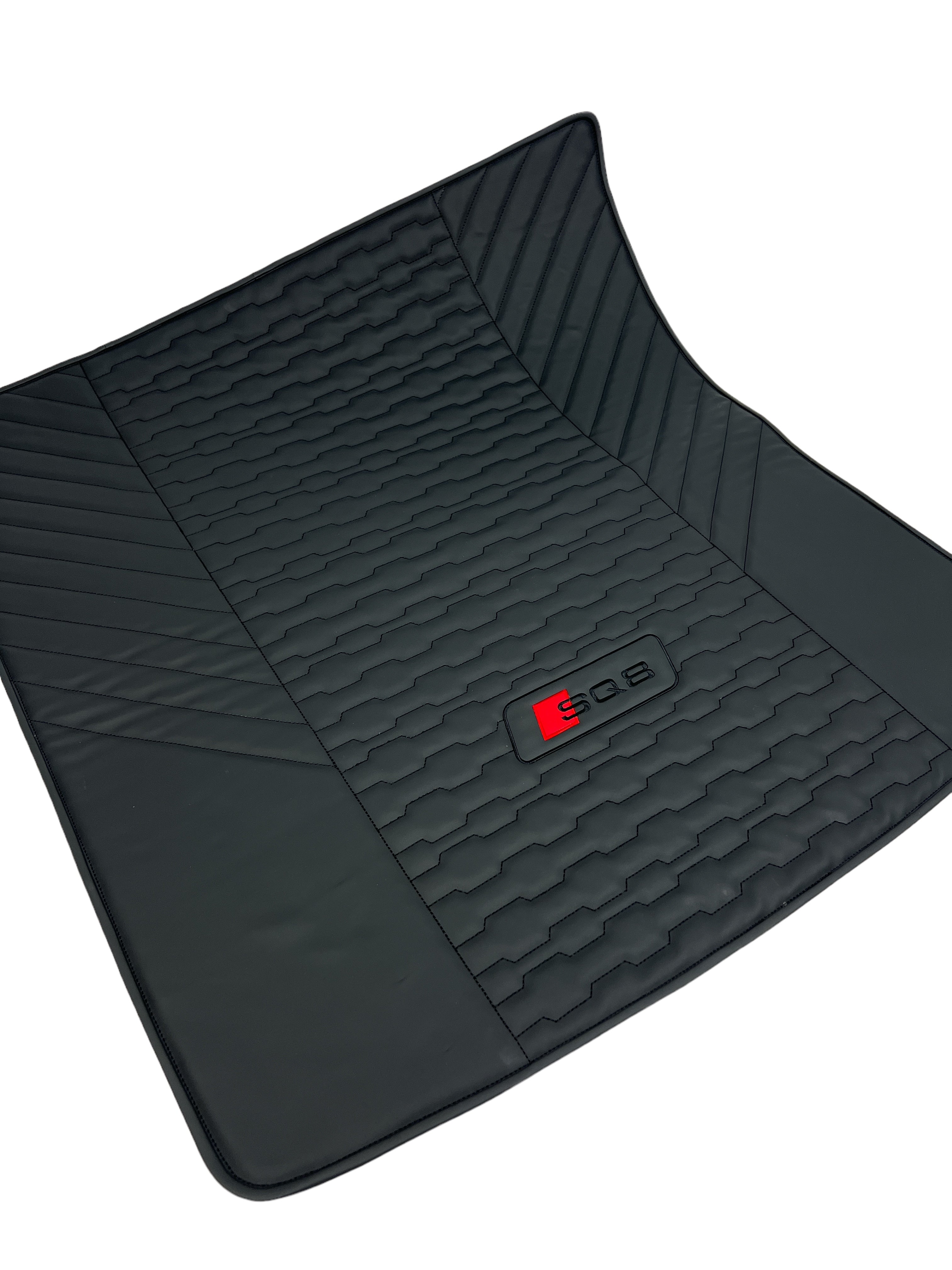 Trunk Mats in "Etron" Design Black