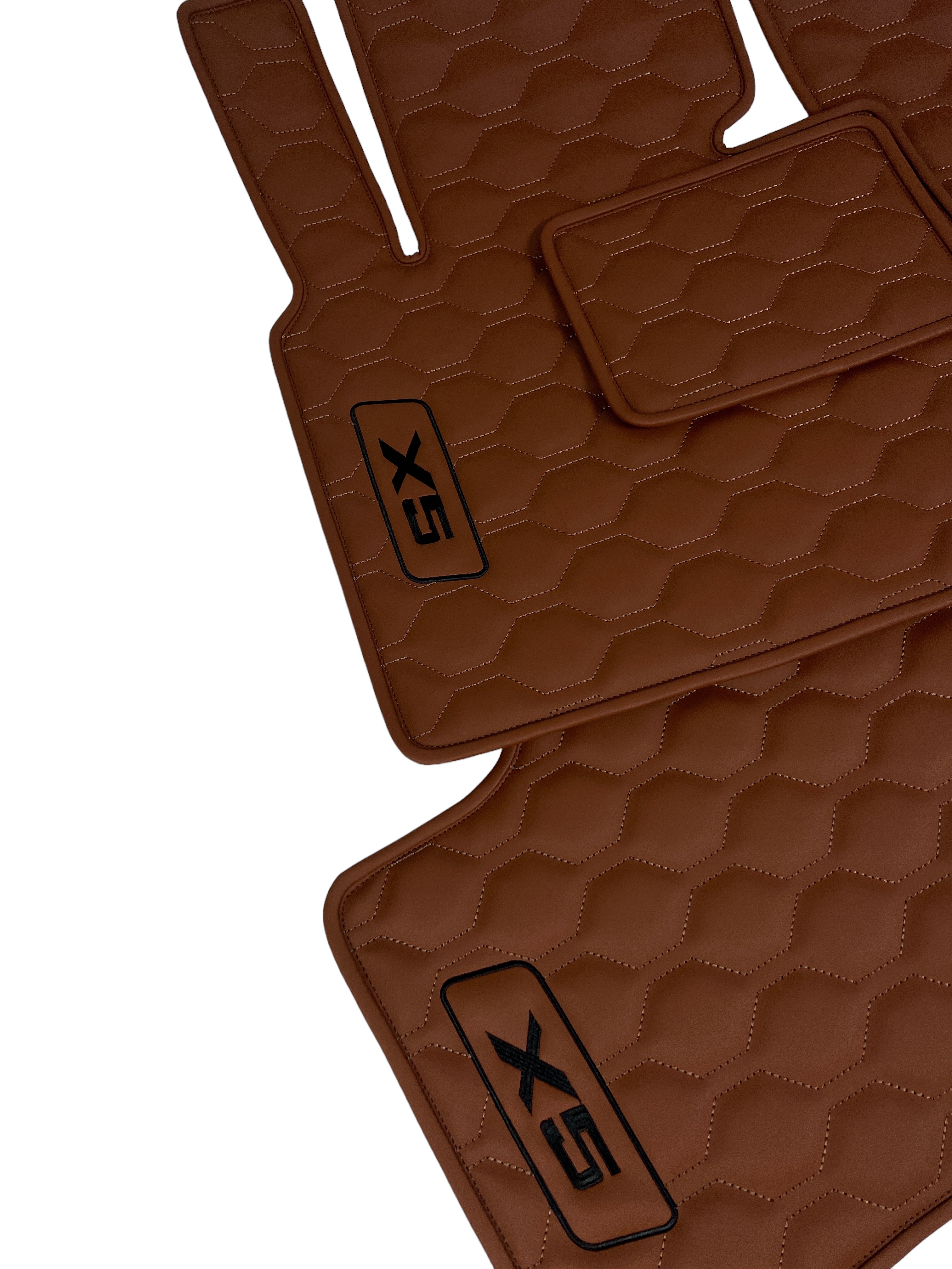 Car Floor Mats in "Big Comb" Design Brown with Black Embroidery